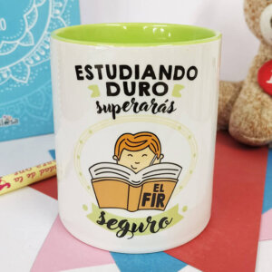 Taza Estudiando duro superaras el FIR seguro